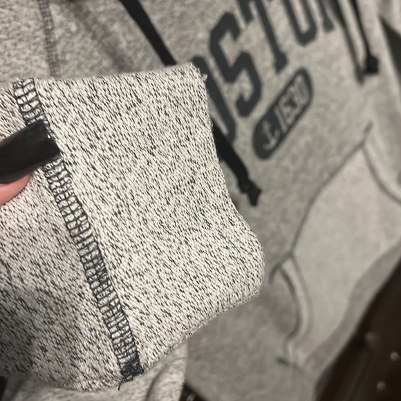 BOSTON SOFT GRAY HOODIE. Size M. Extremely comfortable. Enjoyed just once. 😊 - Picture 9 of 11
